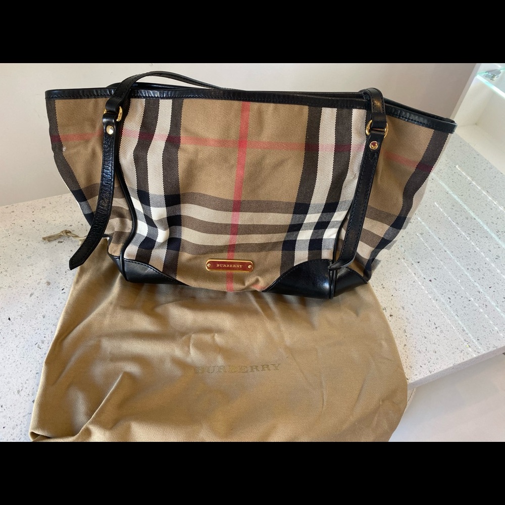 Authentic Burberry tote. Looks brand new